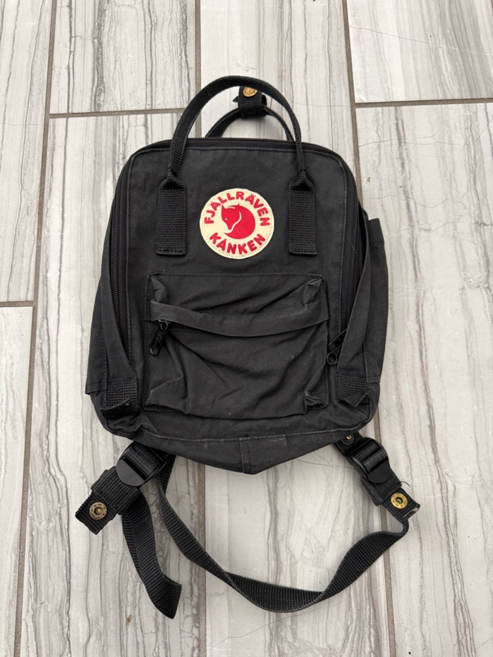 Fjall Raven Mini Kanken backpack. GUC